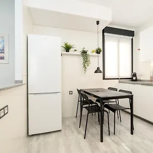 Apartment -malagasunapts- Stylish Centre Pool&parking, Malaga